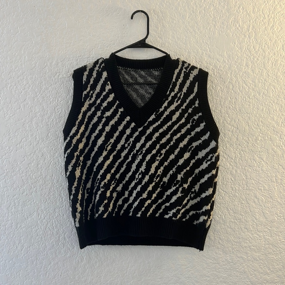 Shein black & white vest